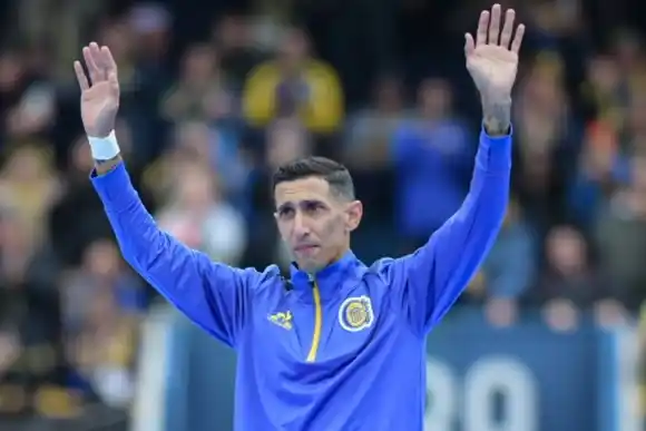 Video: la emotiva bienvenida del Gigante de Arroyito a Ángel Di María en su regreso al fútbol argentino