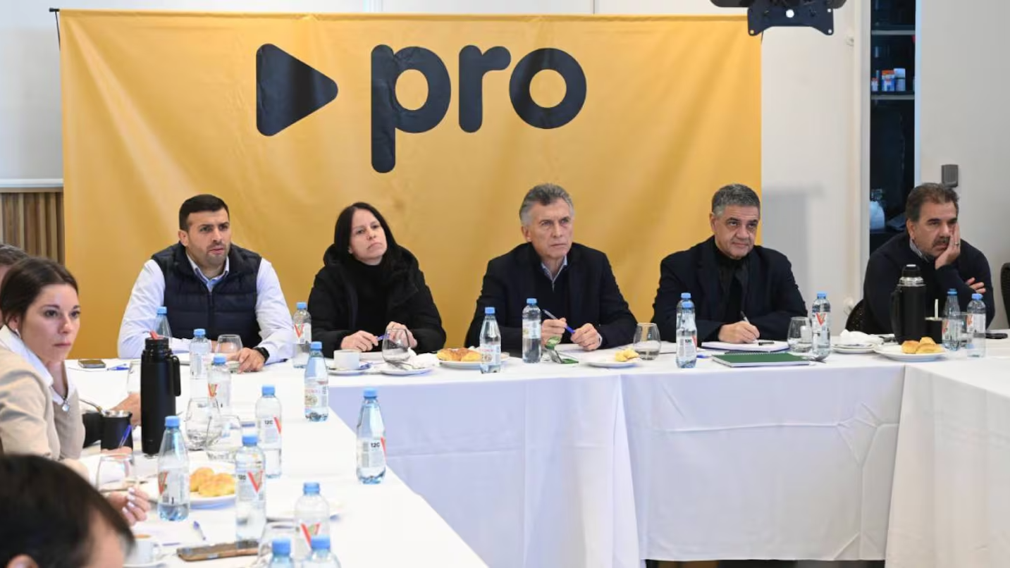 En tanto, Ritondo manifestó que "hay voluntad de que haya un frente, pero esperemos porque faltan cuatro días".