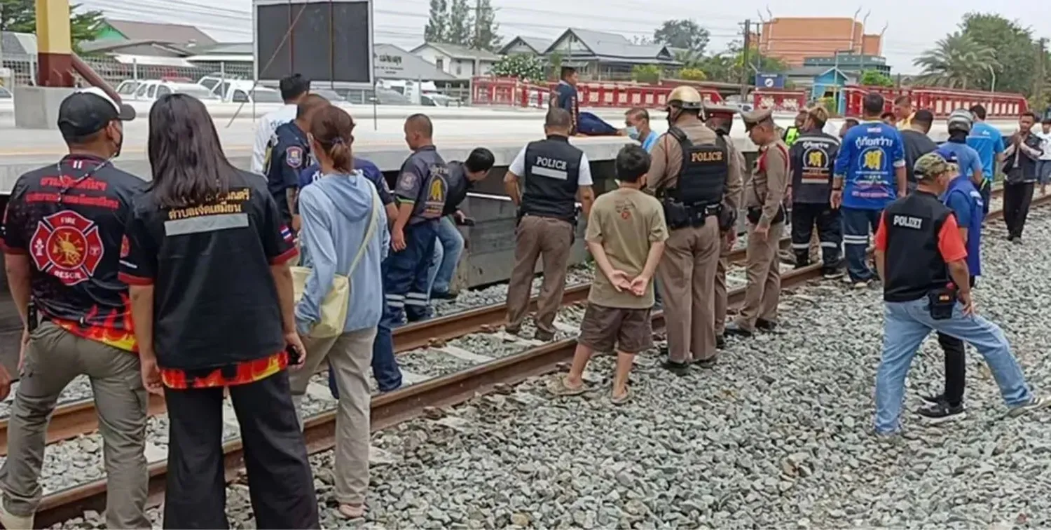 El hombre de 24 años estaba con su pareja cuando ocurrió la tragedia en la provincia de Ratchaburi, Tailandia.