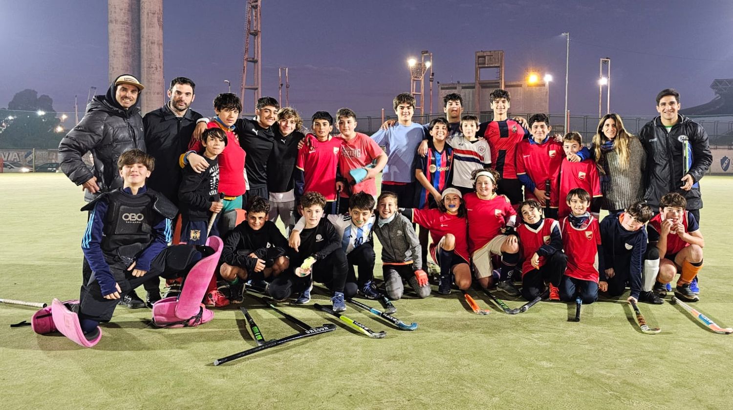 El equipo masculino luego de uno de los entrenamientos.