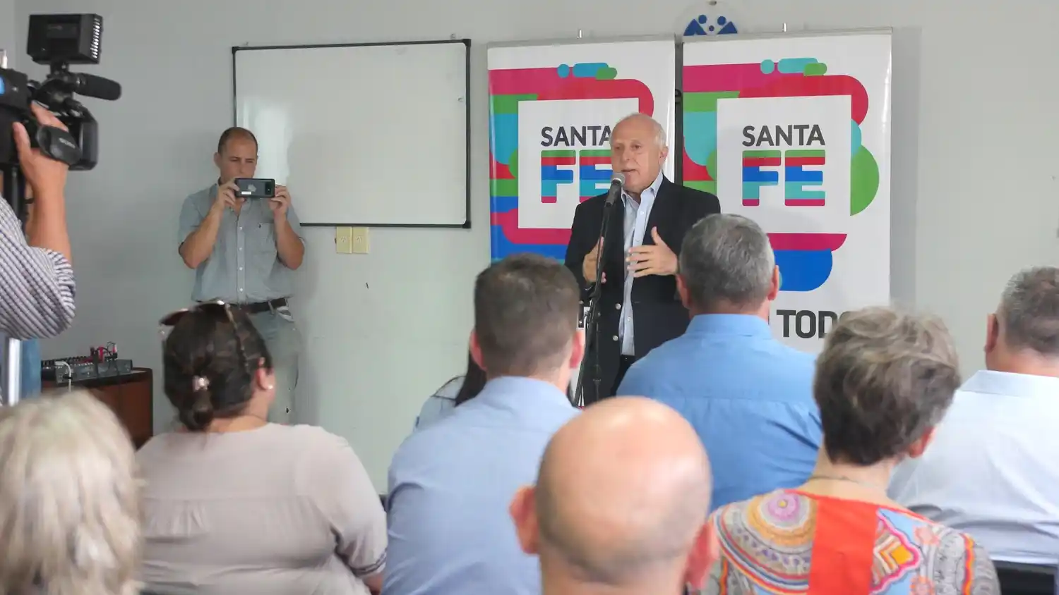 Lifschitz participó de la apertura de sobres para obras en Coronda