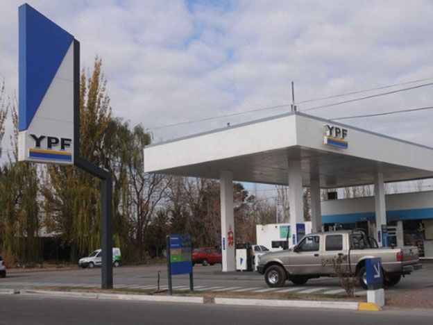 Aumenta la nafta a 2 días del fin de semana largo