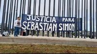 Bandera por Sebastián Simón en el Hito del Bicentenario