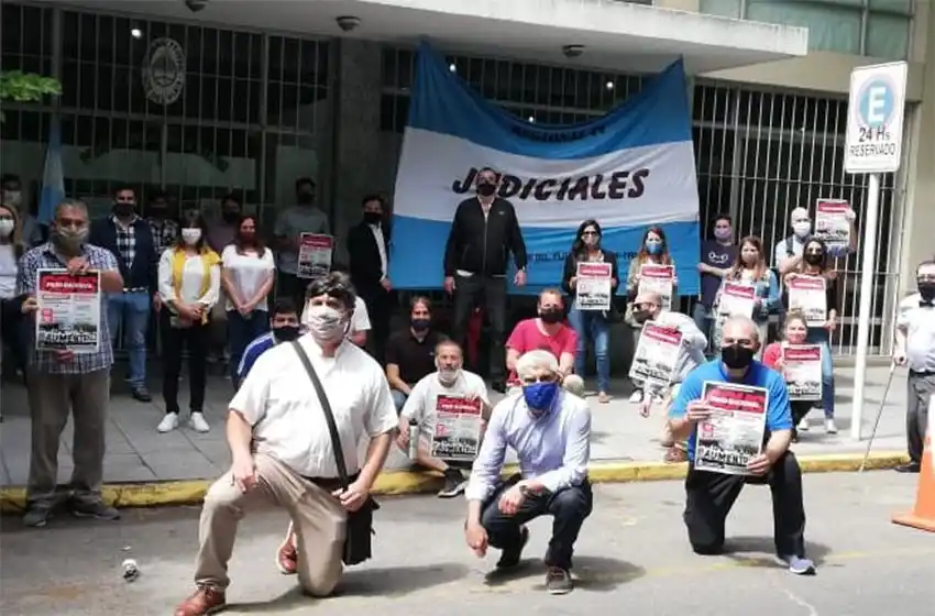 Judiciales acordaron un bono de fin de año con la Provincia