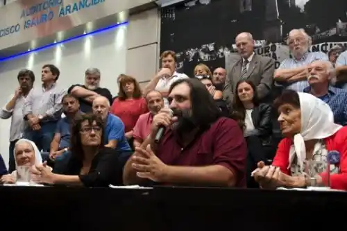 Gremios insisten con la paritaria docente y el Gobierno dice que no pueden exigirla
