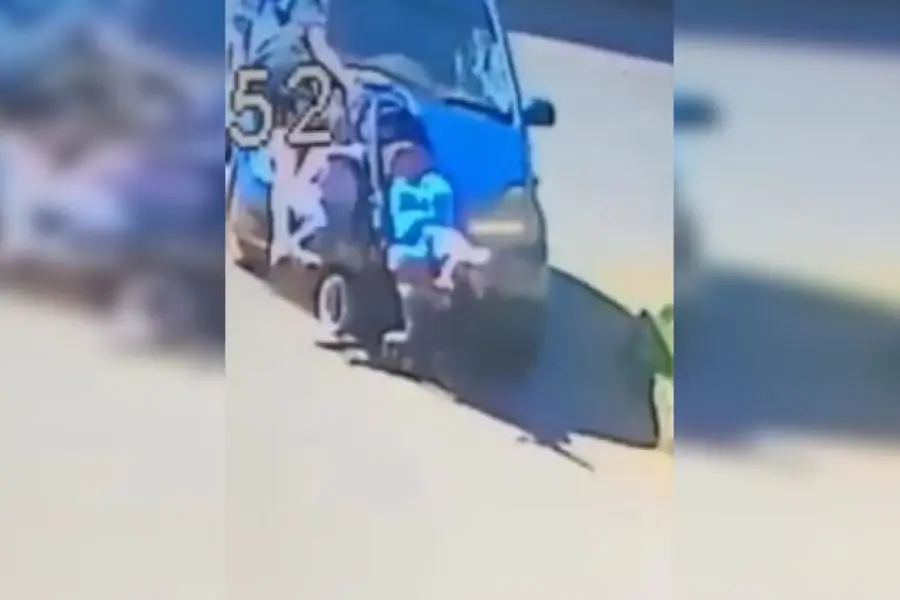 Un conductor atropelló y arrastró por 50 metros a una beba de seis meses que estaba en su cochecito