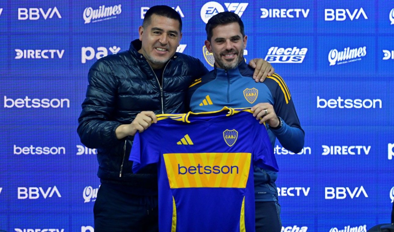 Riquelme se reúne con Gago: horas decisivas para el futuro del técnico en Boca