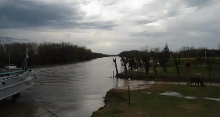 El río alcanzó los 2,04 y continúa creciendo