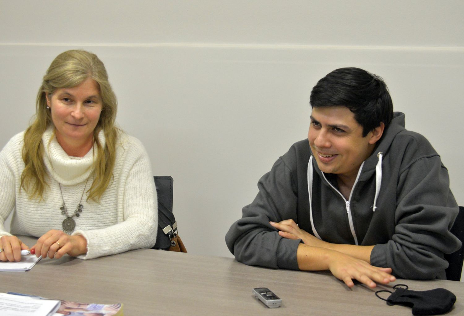 Se graduó el primer universitario del programa de becas, fruto de la obra de Reinventar Tandil