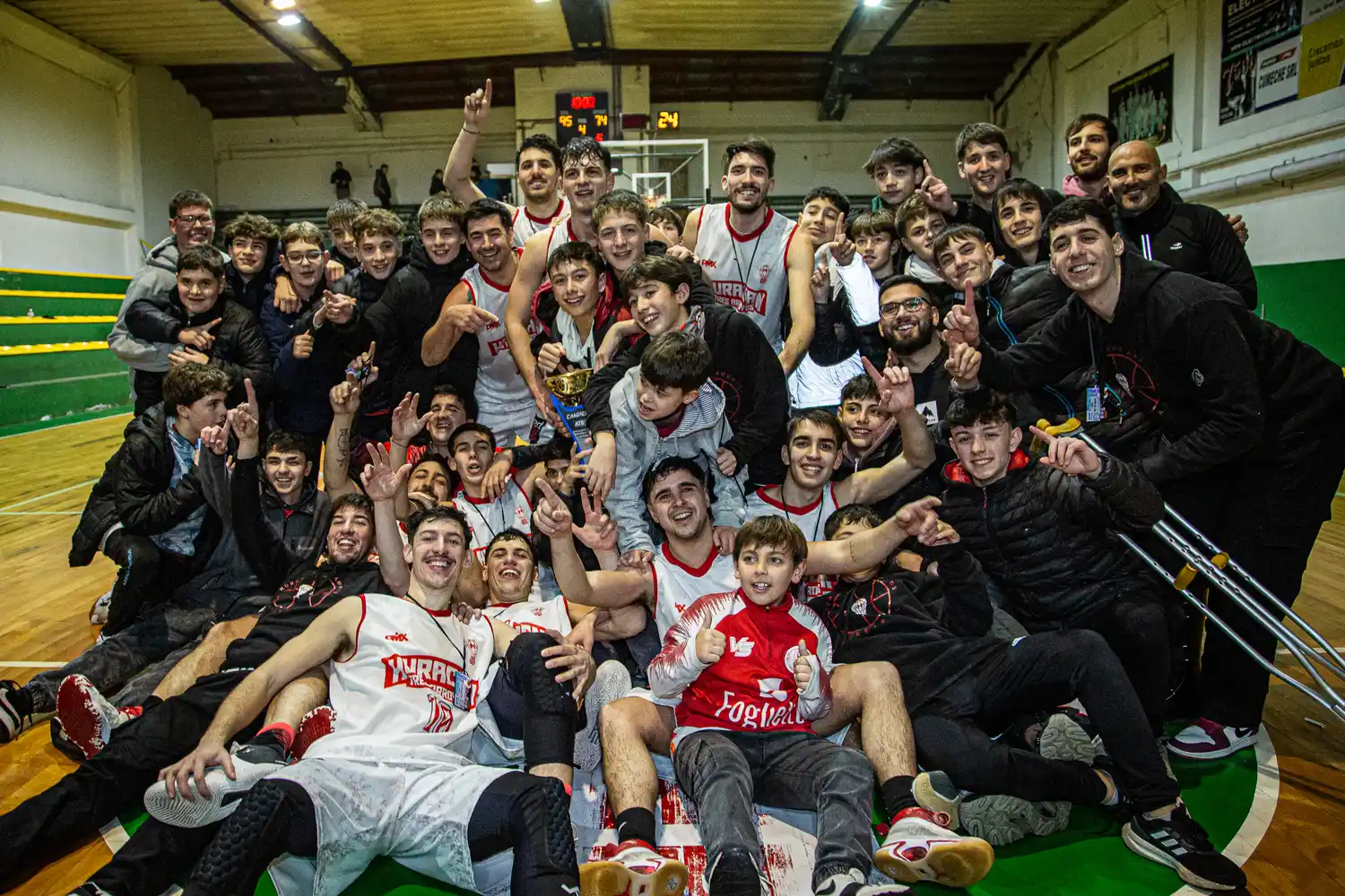Huracán no dejó dudas y se quedó con el Apertura del básquet local