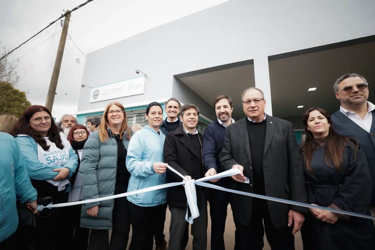 Kicillof en Alvear durante la inauguración de un Centro de Atención Primaria de la Salud