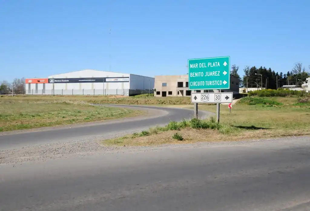 Alumnos de la Escuela 53 realizaron proyecto para iluminar la rotonda de la rutas 226 y 30