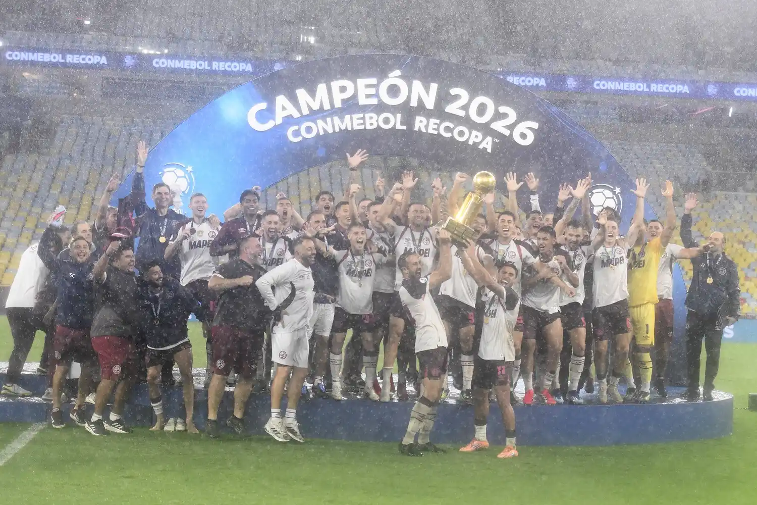 Maracanazo granate: Lanús derrotó a Flamengo en Brasil y se quedó con la Recopa Sudamericana