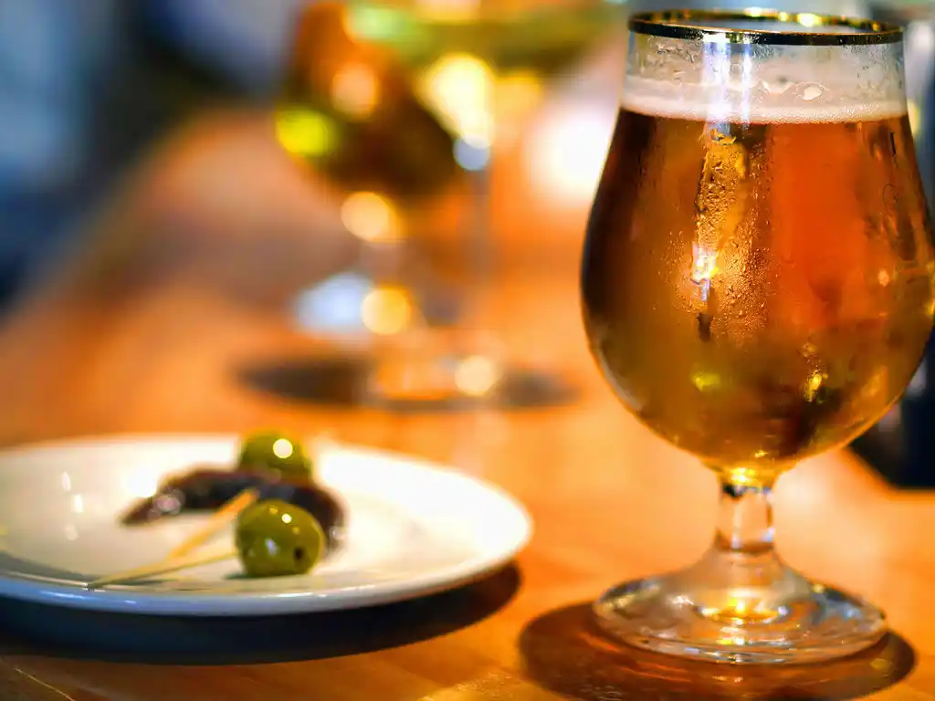 La temida asociación entre las dietas y el alcohol