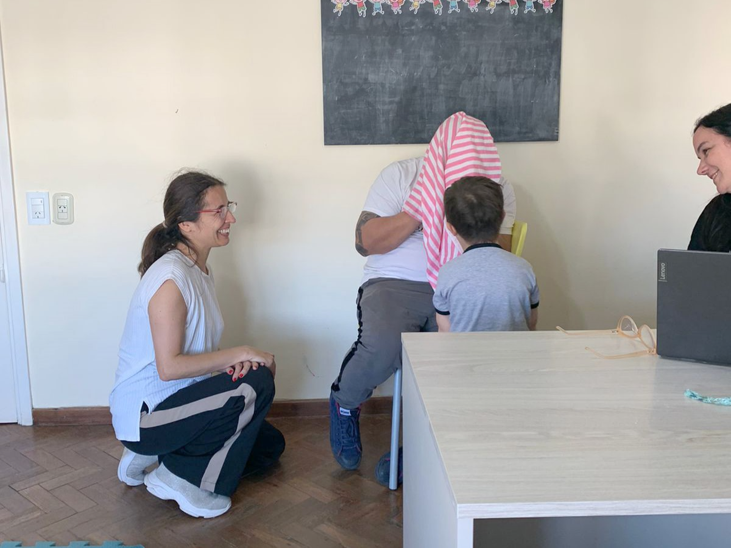 Profesionales se capacitan para la detección temprana de Trastornos del Espectro del Autismo