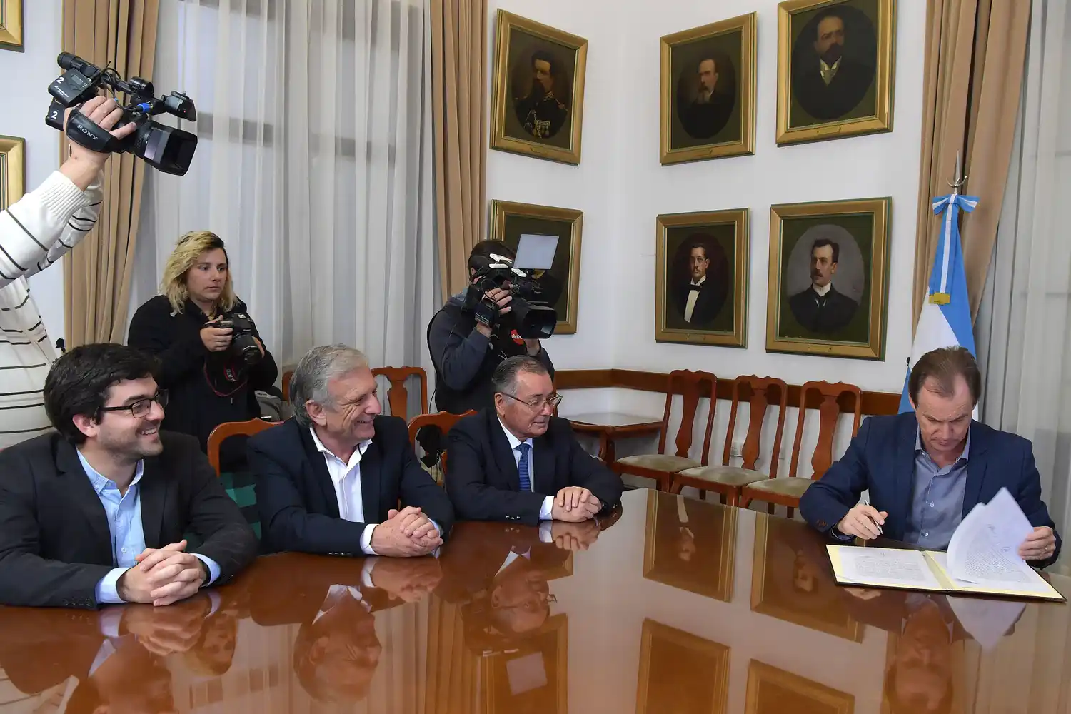 Inician cuatro obras de saneamiento por más de 260 millones de pesos