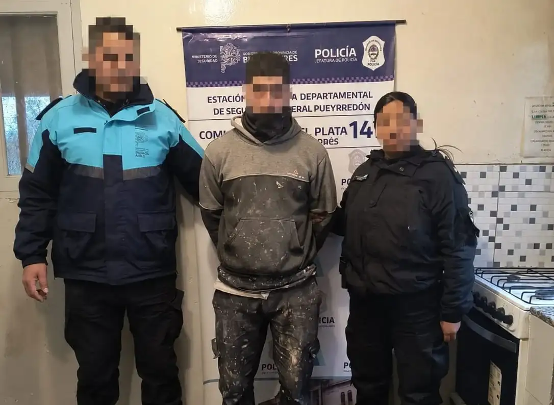 El agresor mantuvo una disputa con un compañero de trabajo de 27 años, a quien le propinó un golpe de puño que le ocasionó una lesión contuso-cortante en la ceja izquierda.