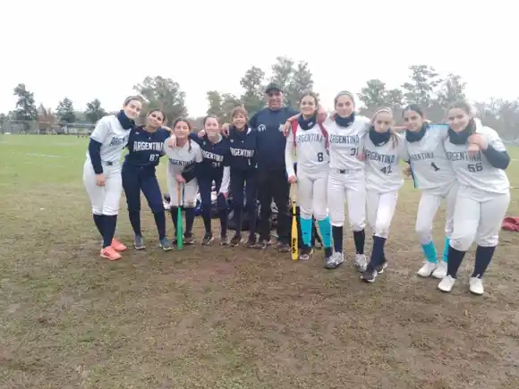 Selectivo nacional: Gran desempeño de las jugadoras de la Escuelita Municipal en la “Copa Generación Softbol”