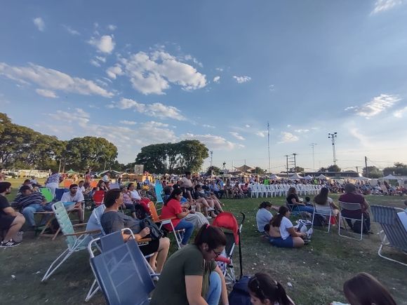 La última noche del Fiesta del Durazno se puede ver en vivo