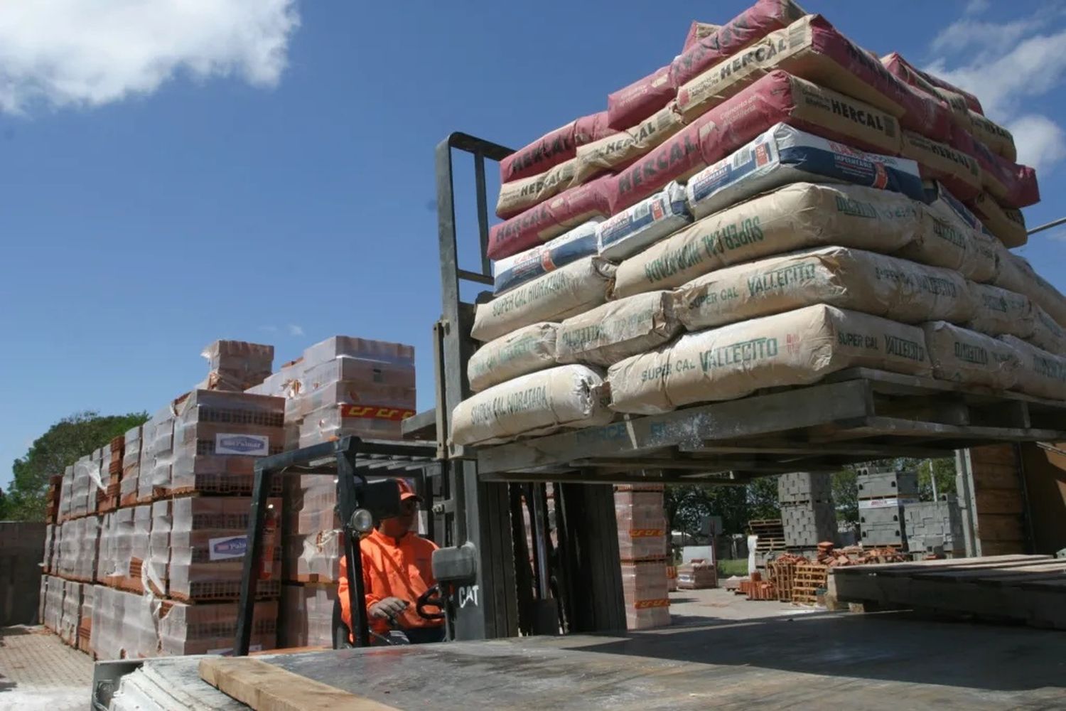 En lo que va de 2025, la venta de insumos para la construcción creció 10,5% interanual