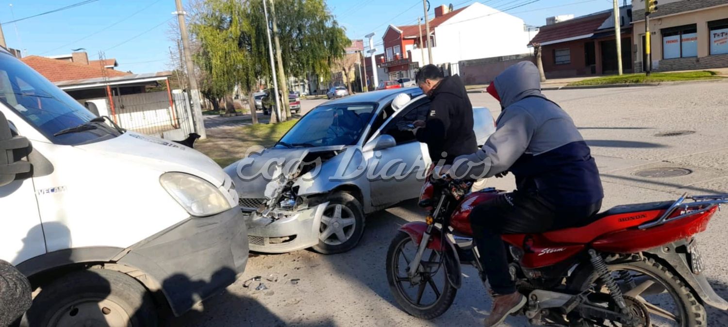 Accidente en 42 y 67: un auto fue secuestrado por falta de documentación