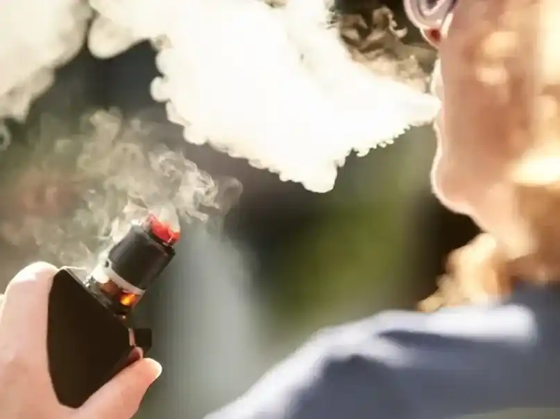 El Concejo Municipal aprobó la regulación de las bolsas de nicotina prohibiendo su comercialización a personas menores de 18 años.