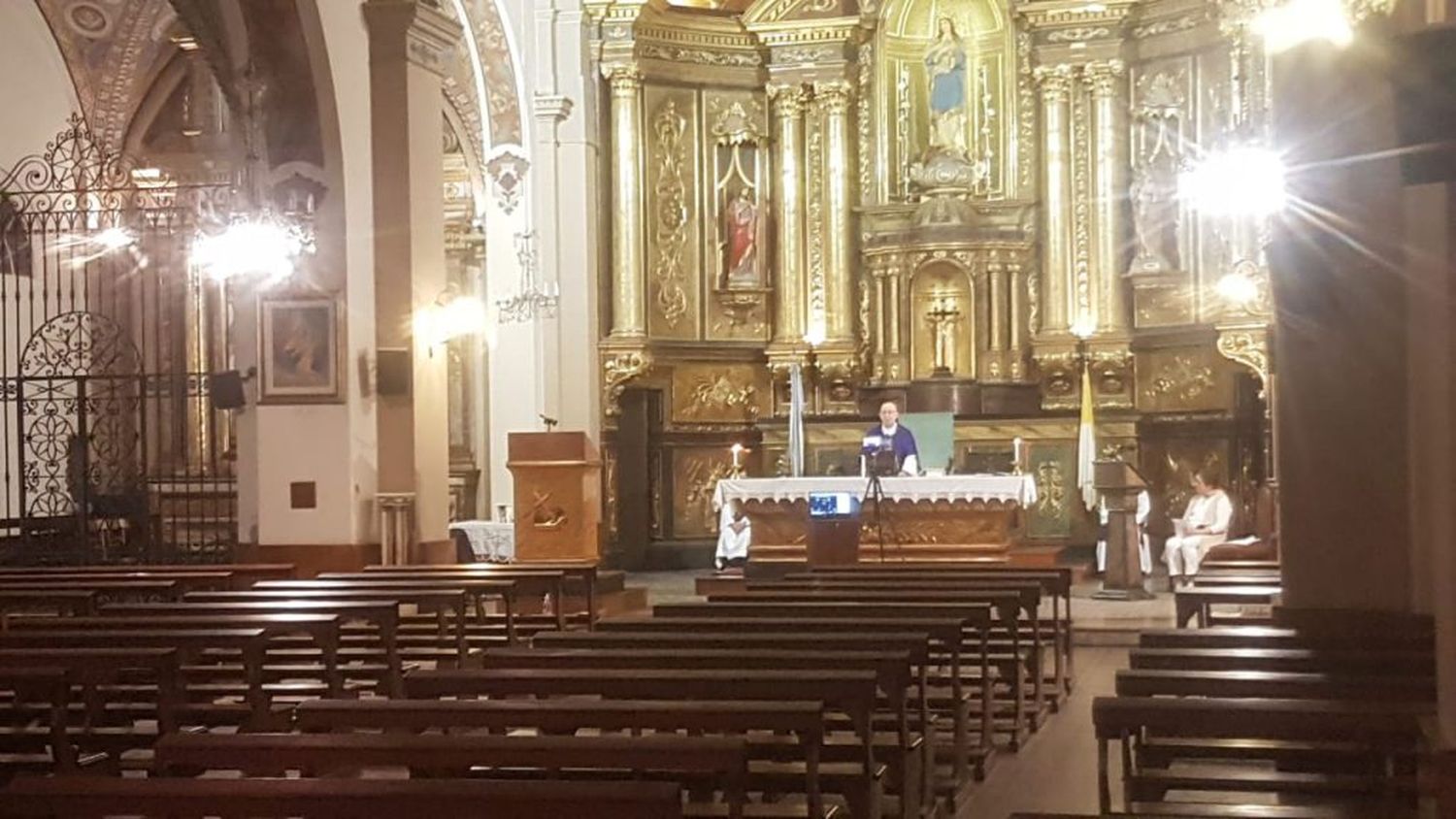 ¿Cómo seguir la misa del domingo por Internet?