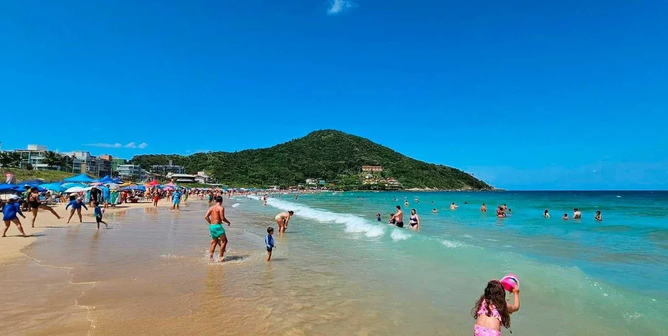 Las playas del sur brasileño empiezan a llenarse de argentinos.