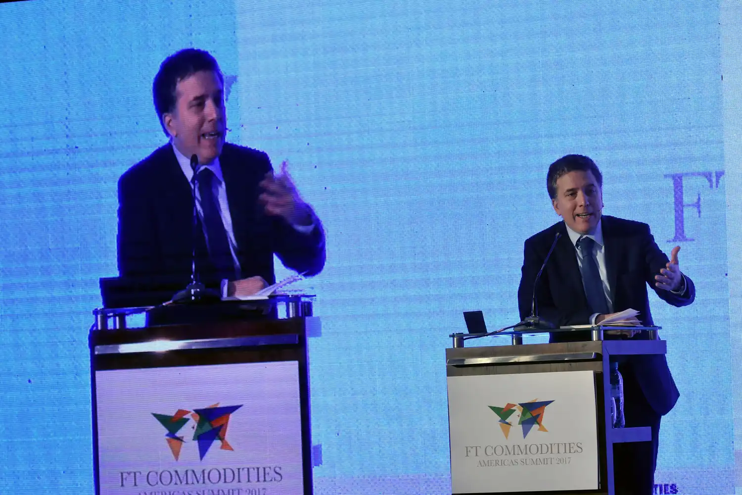 Dujovne pide a empresarios que inviertan