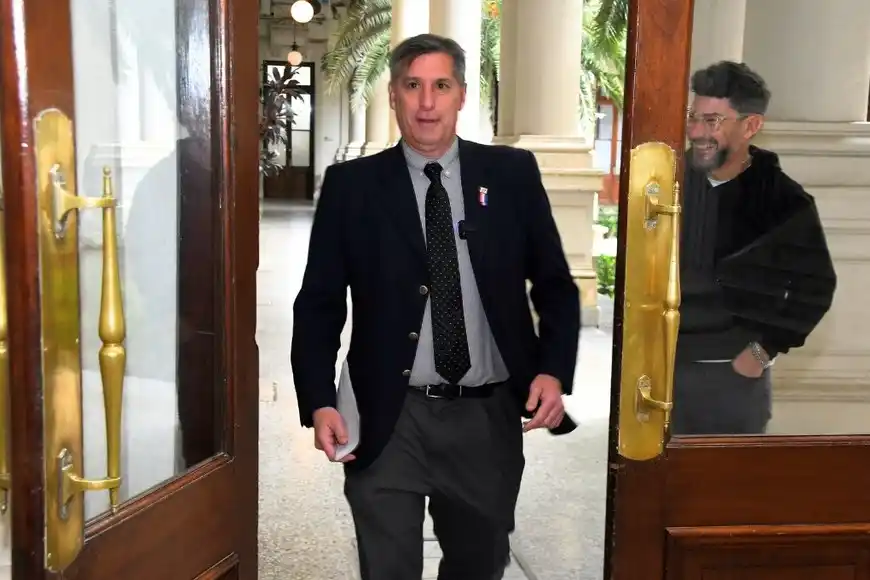 Pablo Olivares en la Legislatura