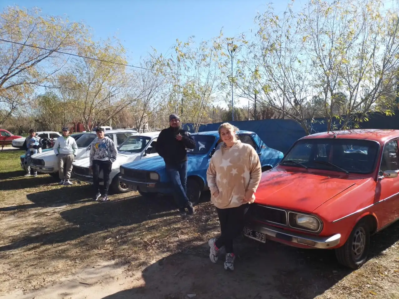 Los amantes de Renault 12 mostraron sus autos y compartieron la pasión por la marca.