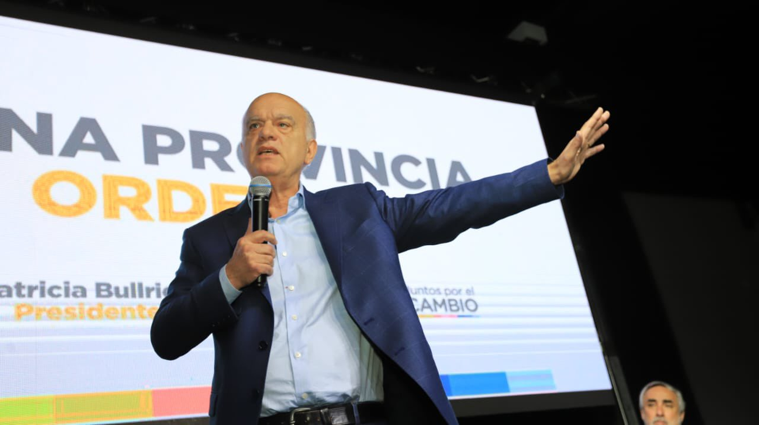 Grindetti presentó a su equipo de trabajo en La Plata.