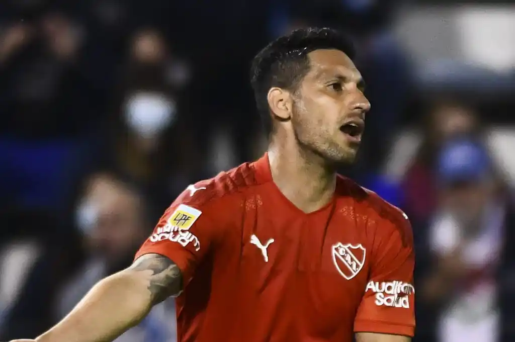 Dura sanción para Insaurralde por agredir al árbitro Mastrángelo