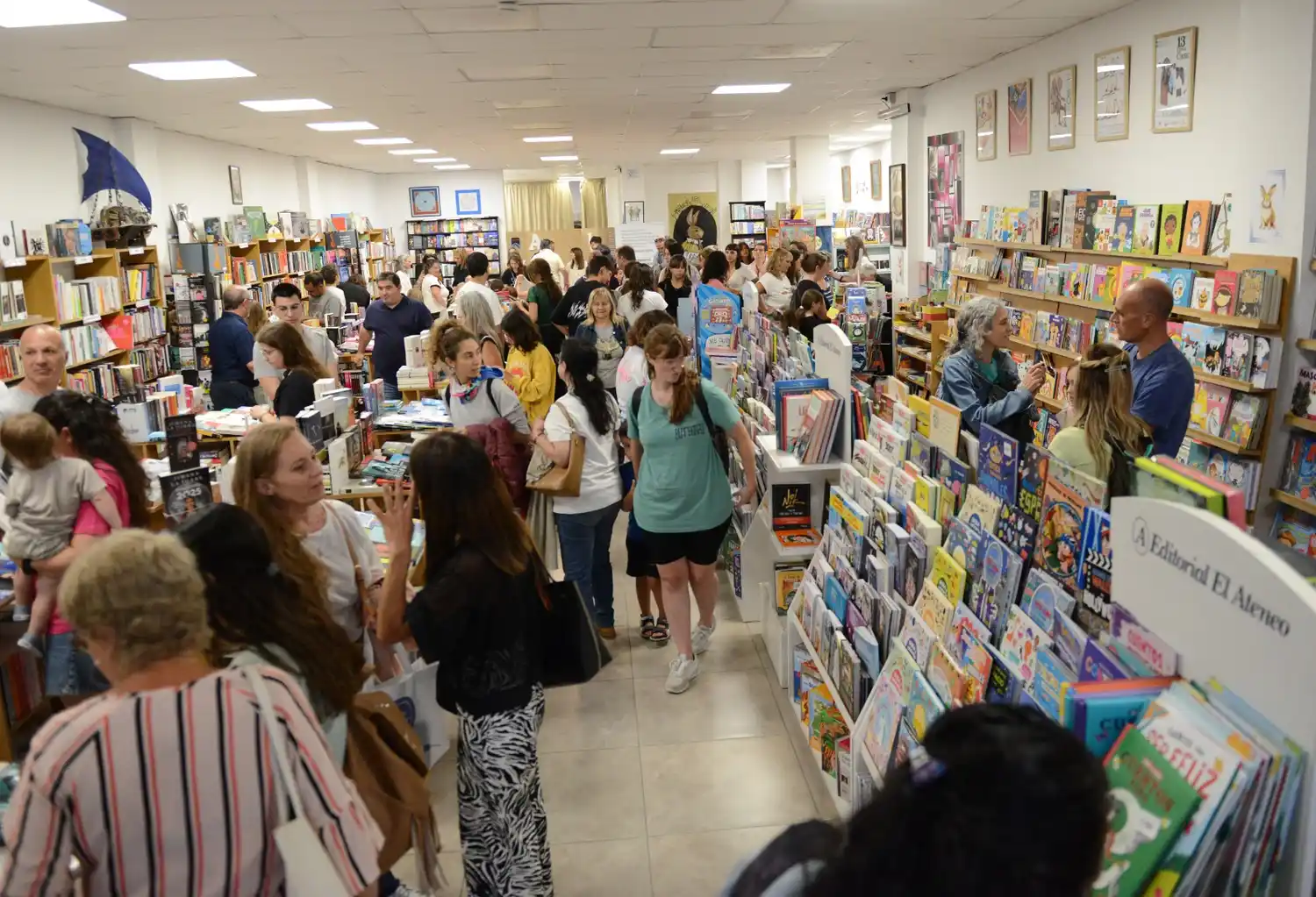 La Noche de las Librerías tuvo un gran acompañamiento del público.