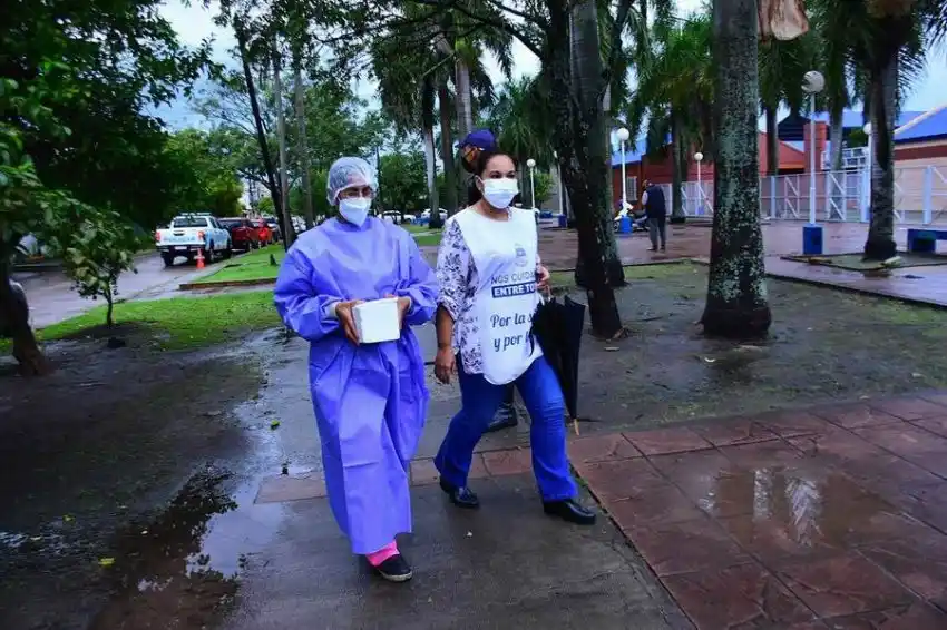 A pesar de la jornada lluviosa se realizó con éxito un nuevo operativo de vacunación