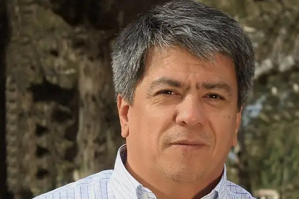 El ex diputado Albornoz junta firmas para derogar la reforma previsional