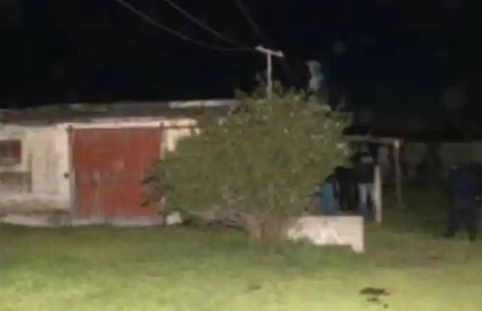 Prendieron fuego a un presunto pedófilo que habría abusado de varios niños