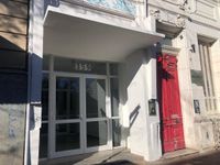 Reabre el Teatro La Fábrica y la ciudad recupera un espacio central para las artes escénicas