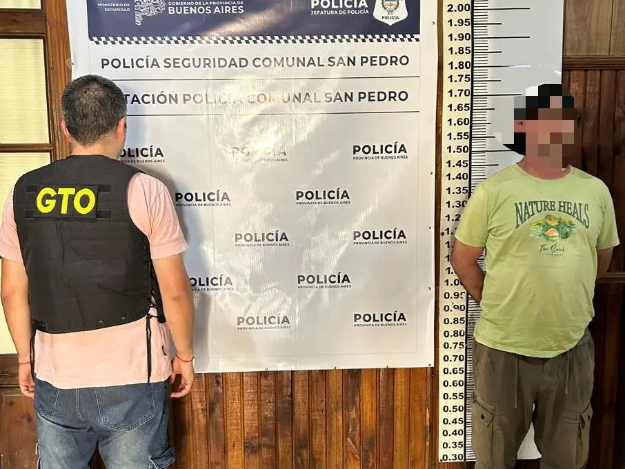 El detenido aguarda cupo para ser trasladado a una unidad penal.