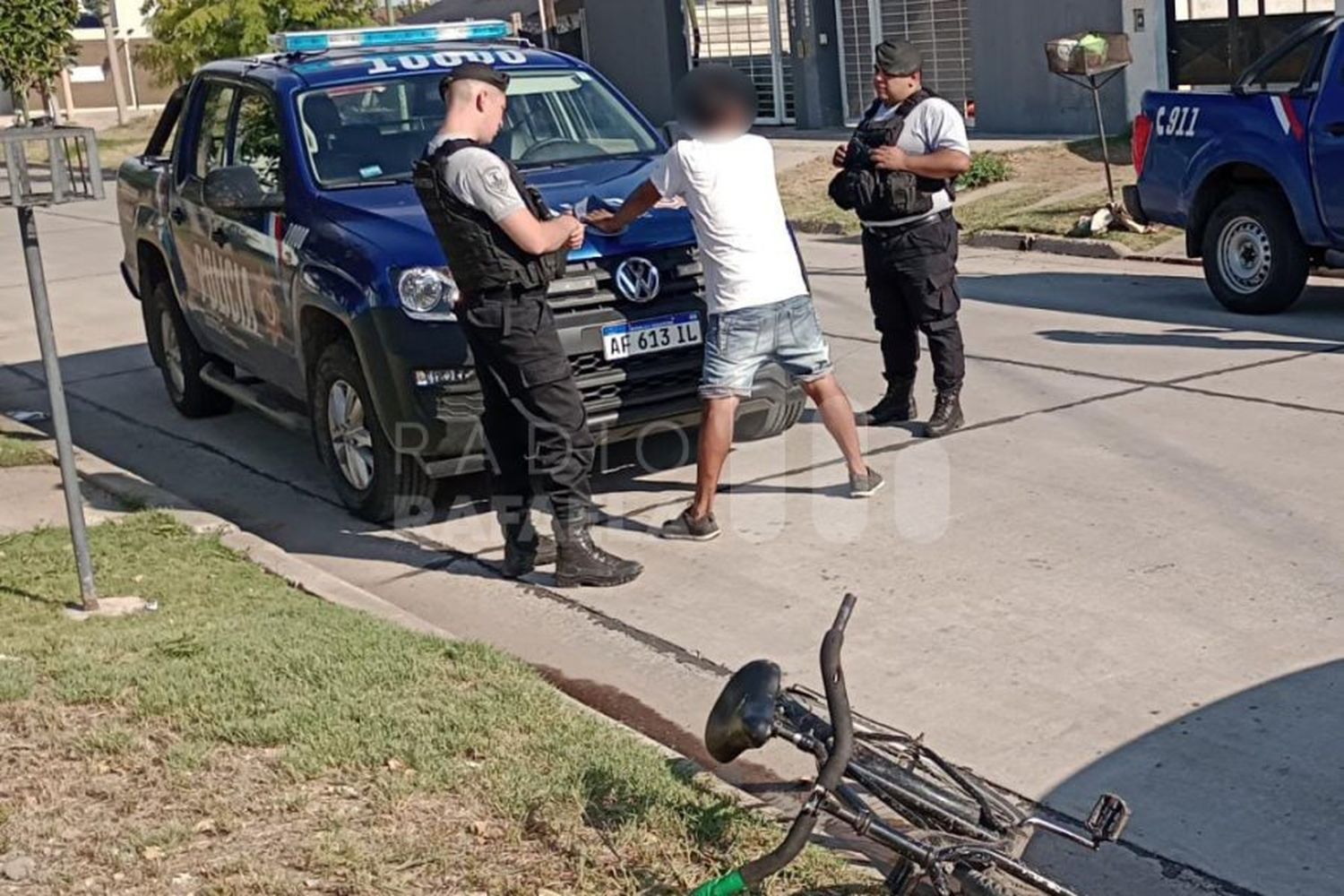 Saltó el tapial y se quiso meter a una casa por la puerta del patio, pero lo ahuyentaron