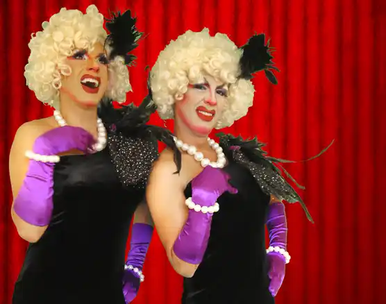 Teatro: Dos propuestas para una temporada pasada por agua 