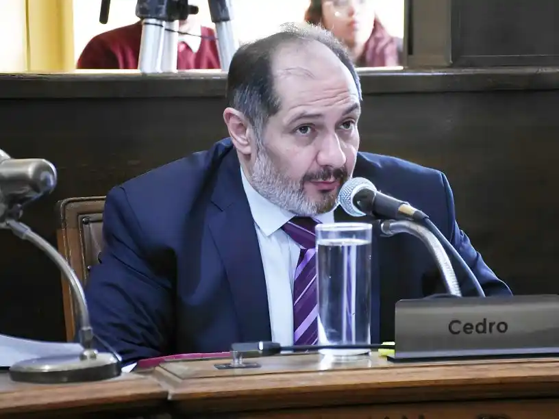 Cedro cuestionó la política de contratos del municipio y pidió reglas claras para el empleo público