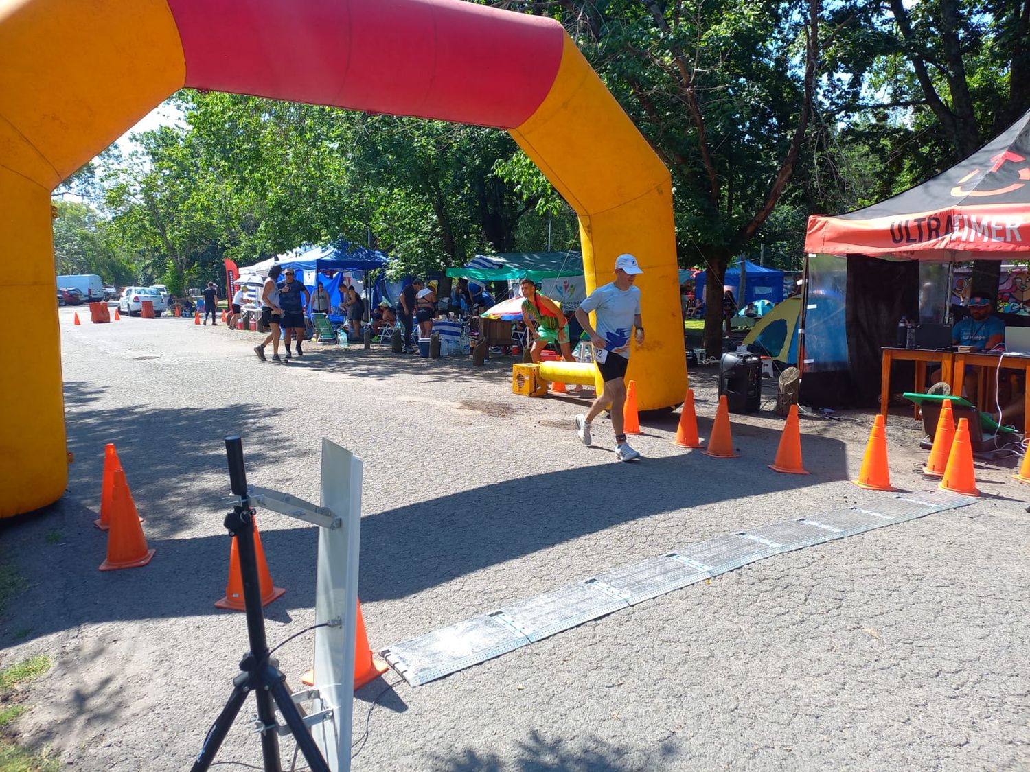 Ultramaratón Internacional: Finalizó la maratón de 6 horas y continúa la de 24