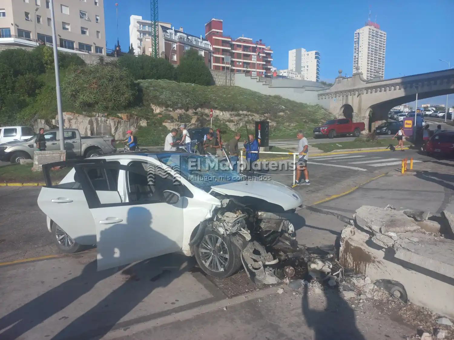 Así quedó el vehículo tras el violento impacto.