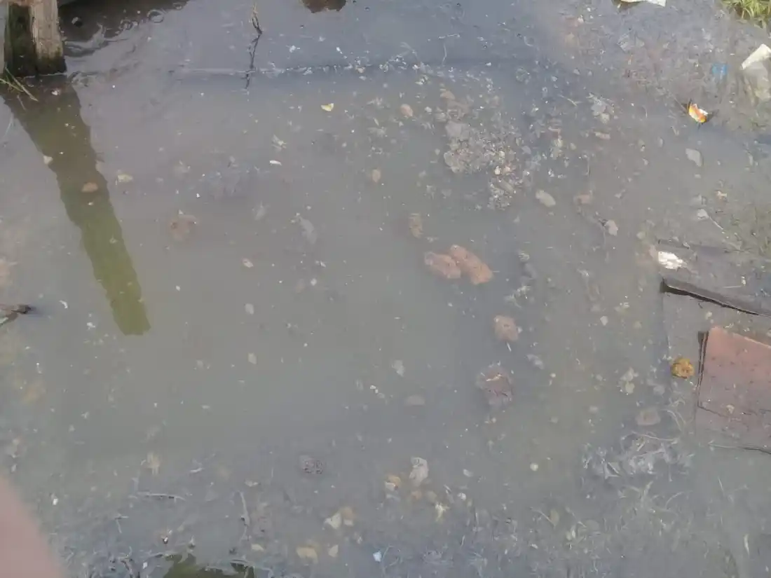 Siguen los reclamos por las cloacas tapadas en Barrio El Argentino