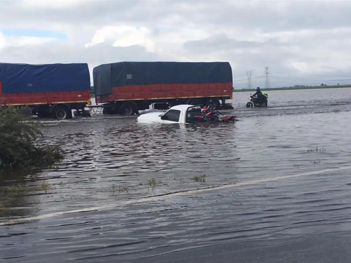 Más de 100 evacuados por inundaciones en el norte de Santa Fe