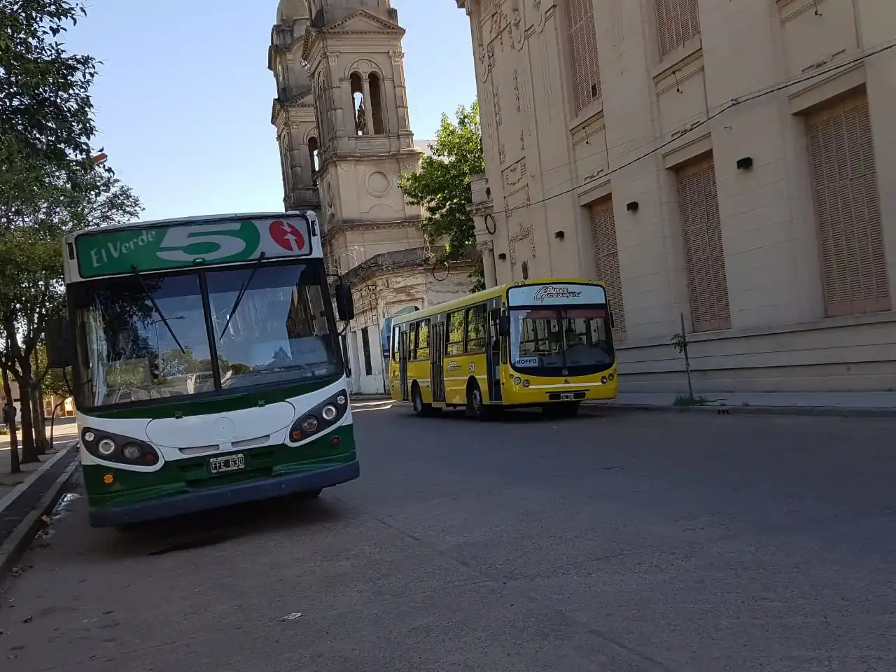 Paro de colectivos: la única empresa que no está prestando el servicio es El Verde