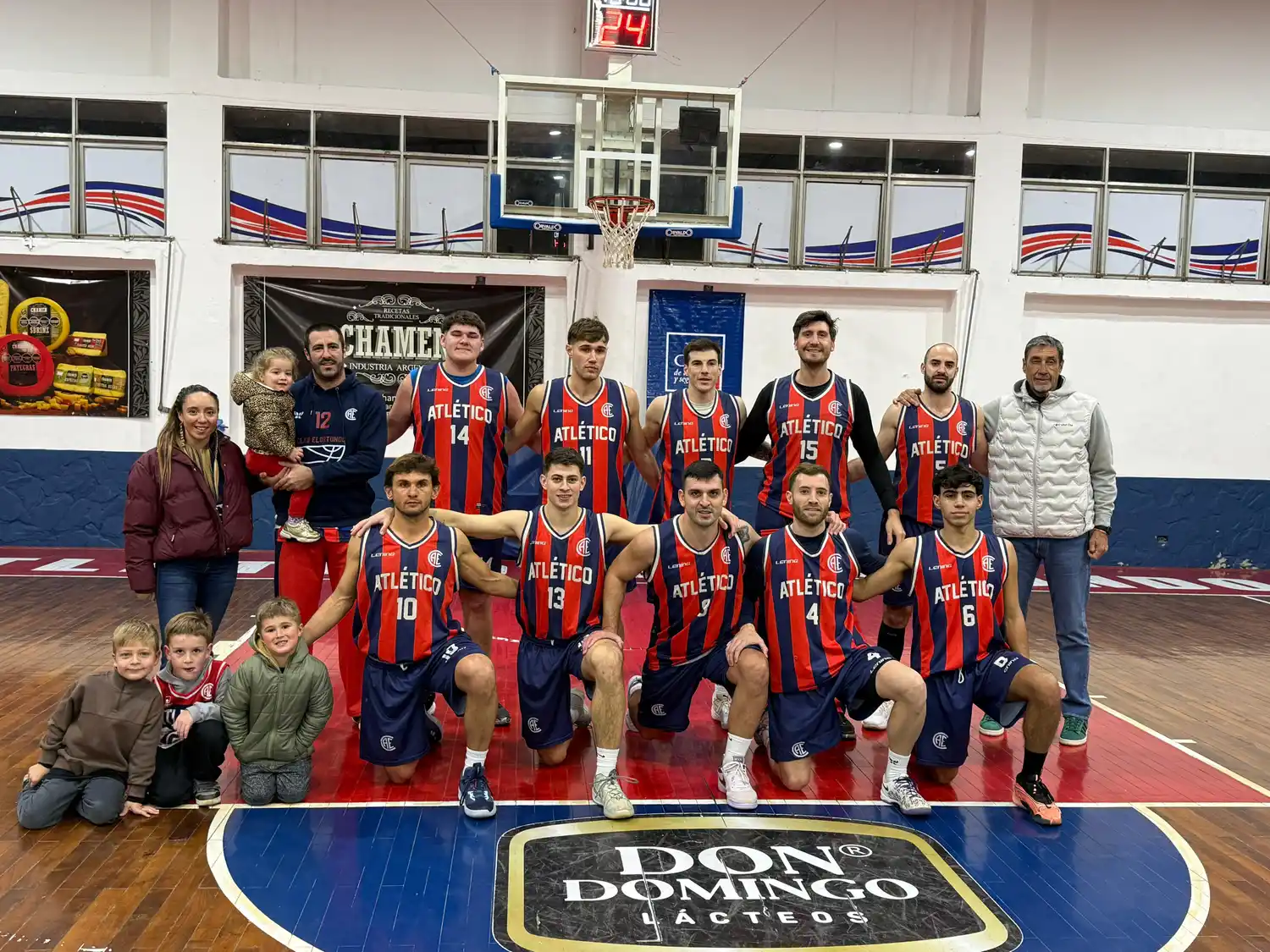 El Rojo de Elortondo avanzó a paso firme en su cancha. Foto: Sur24.