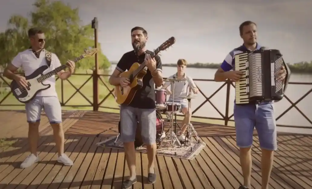 "Fuerte no Soy": El nuevo chamamé con el que Tambúes desembarca en escena