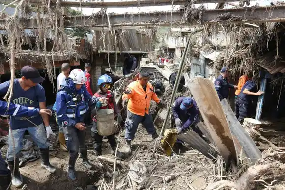 ¡LO ADMITIÓ! DESDE HACE 10 DÍAS sabían que los suelos en Las Tejerías estaban colapsados